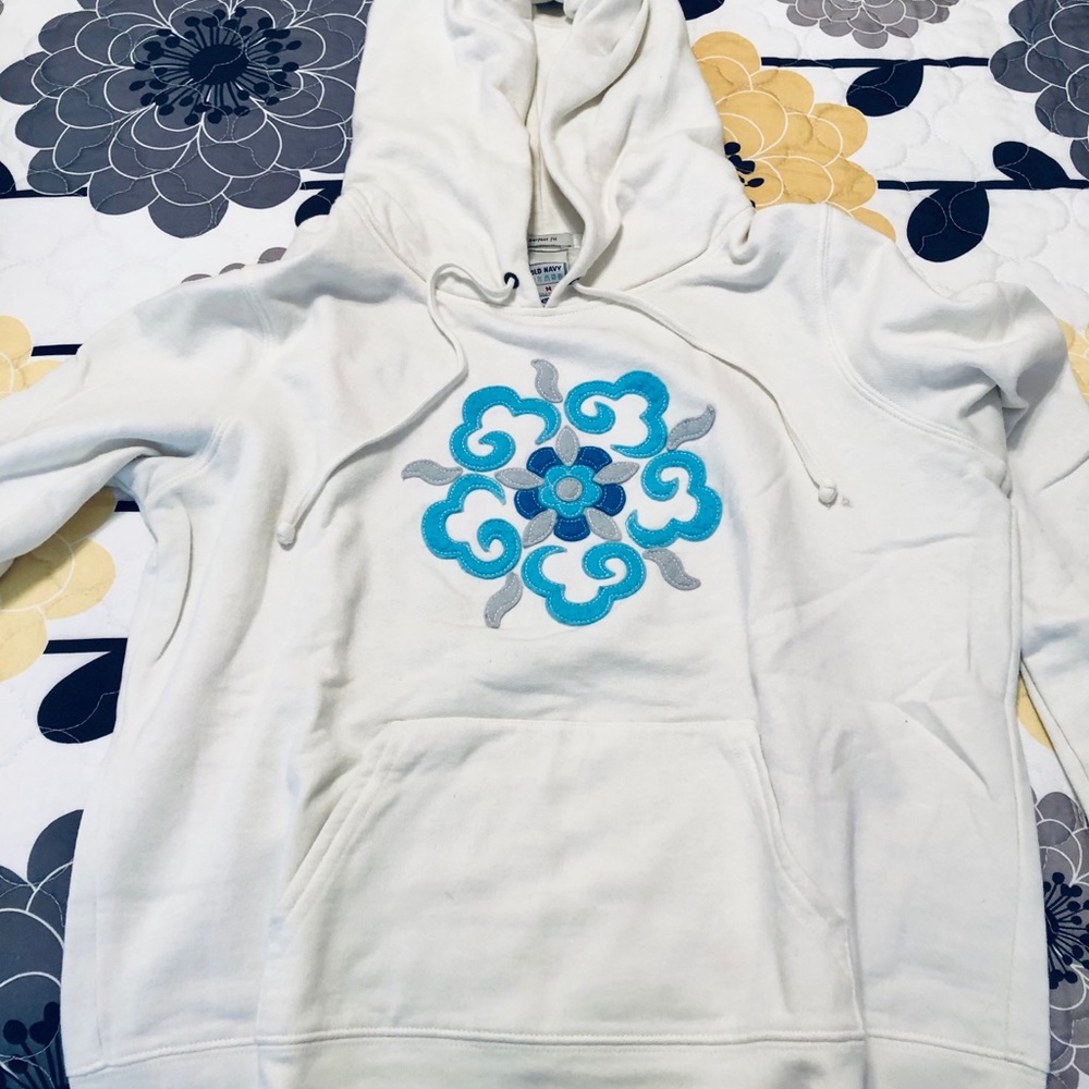 OLD NAVY HOODIE!